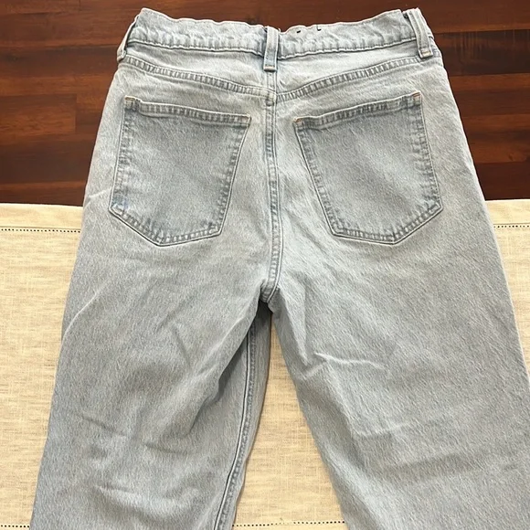 Gap Mom Jeans Boyfriend Light Wash Size 4 R - Picture 5 of 6